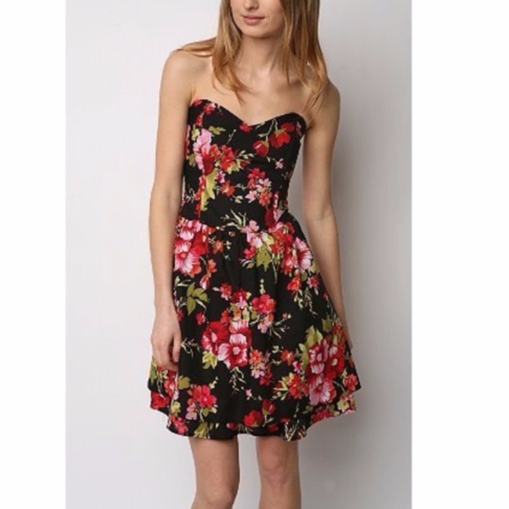Kimchi Blue '80s Floral Strapless Mini Dress Urban Outfitters XS
